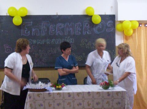 El hospital Larrain celebró el Día de la Enfermería destacando a sus trabajadoras con más años de servicio