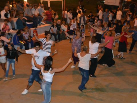 Noche de Folklore en la Fiesta Provincial del Inmigrante