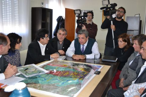 Arlía visitó Berisso y anunció obras hidráulicas junto a Slezack