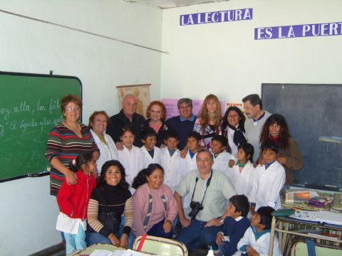 Compromiso de escritores locales llena de libros las bibliotecas jujeñas