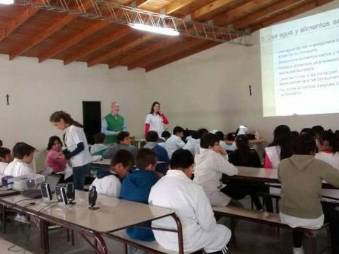 La Escuela N° 7 fue sede de una charla sobre la inocuidad de los alimentos