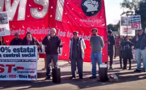 Legisladores del MST en lucha: “Queremos que los recursos de YPF se queden en el país”