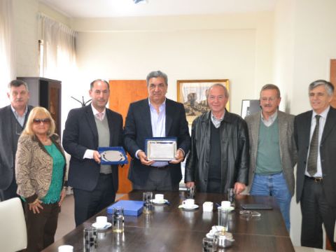 Slezack se reunió con autoridades de la AMIA
