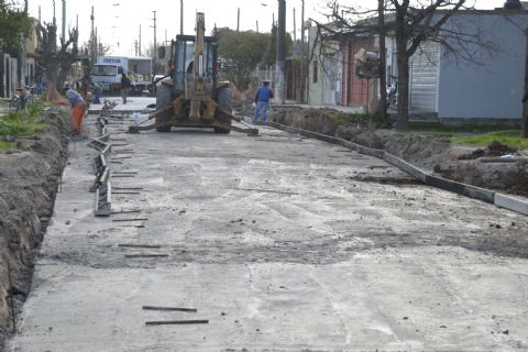 Continúan las tareas de pavimentos en distintos puntos de la ciudad