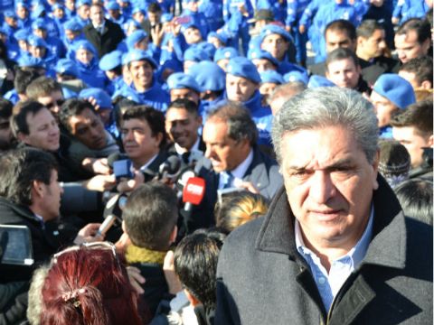 Slezack participó del acto de juramento a la Bandera por parte de efectivos de la Policía Local