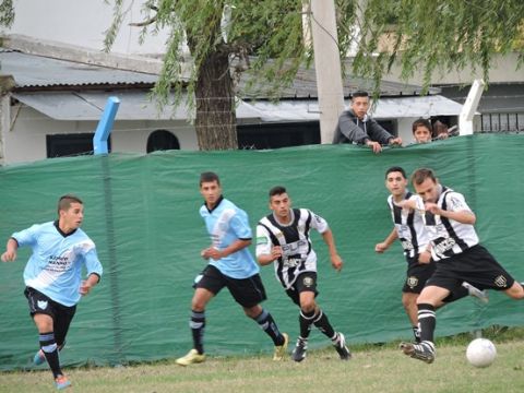 Estrella goleó a Villa Lenci y sueña