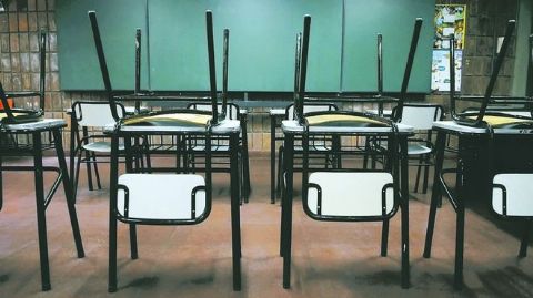 Entregan subsidios a escuelas públicas y privadas de gestión estatal