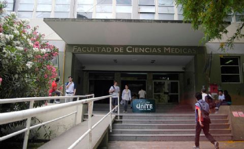 Apertura de la carrera de enfermería universitaria