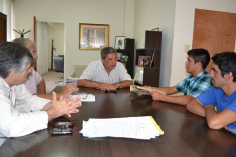 Slezack recibió al boxeador local Gastón Suárez