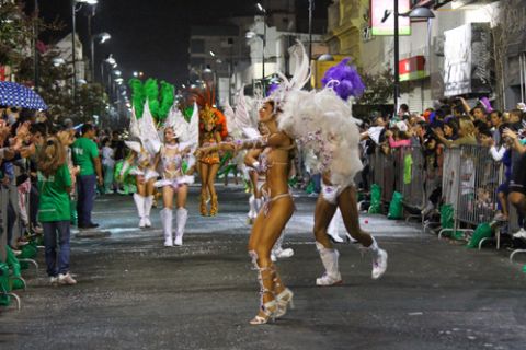 Multitudinario cierre del Carnaval de la Región