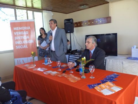 Para Slezack, “la mejor manera” de afrontar la violencia de género es “con comunicación e información”