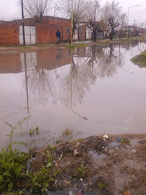 No hay evacuados pero sí calles anegadas