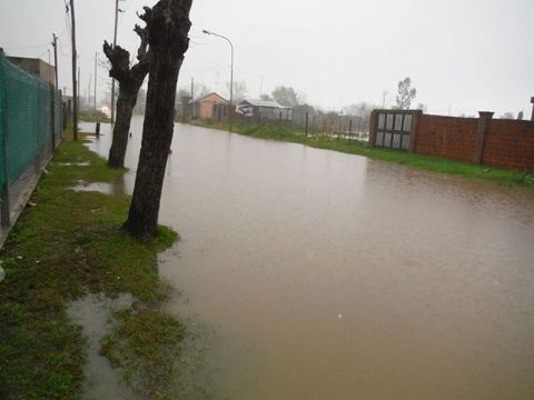 Vecinos reclaman nuevamente desagües, cloacas y asfalto