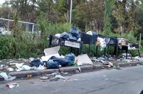 Reclaman limpieza en la calle 58 entre 122 y 123