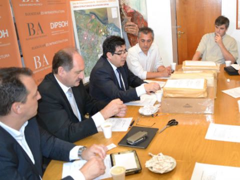 Se realizó la apertura de sobres para obras hídricas en barrio Universitario