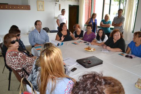 Continúan las reuniones de manzaneras con funcionarios municipales