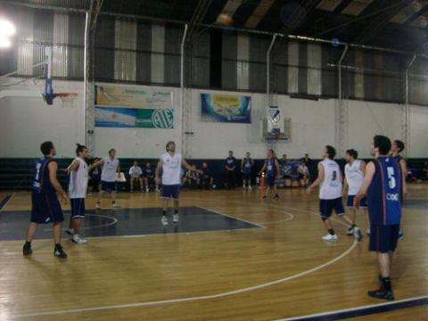 CEyE derrotó a Universitario