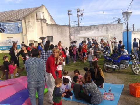Festejos en comunidad en el Barrio Juan B. Justo