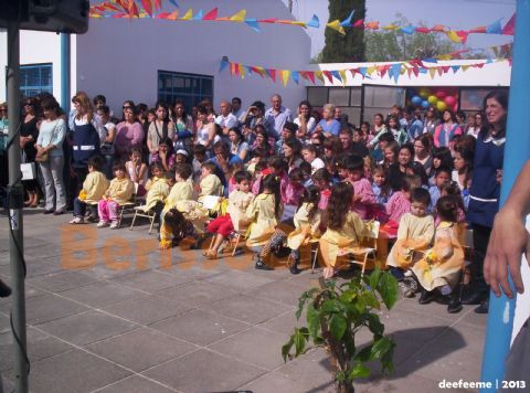 El Jardín de Infantes N° 912 del Barrio Santa Teresita celebró sus Bodas de Plata