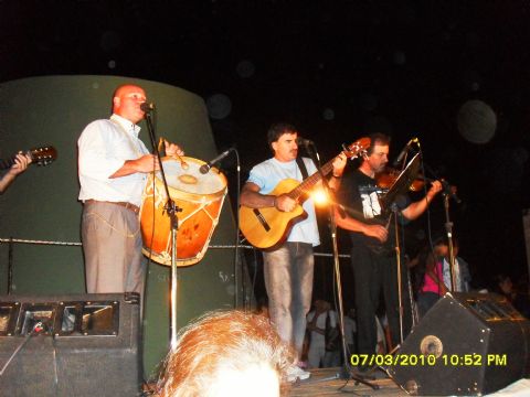 Con marcado suceso, continúa el folklore en la Plaza 17 de Octubre