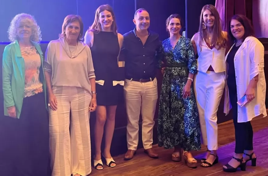 Destacada presencia.