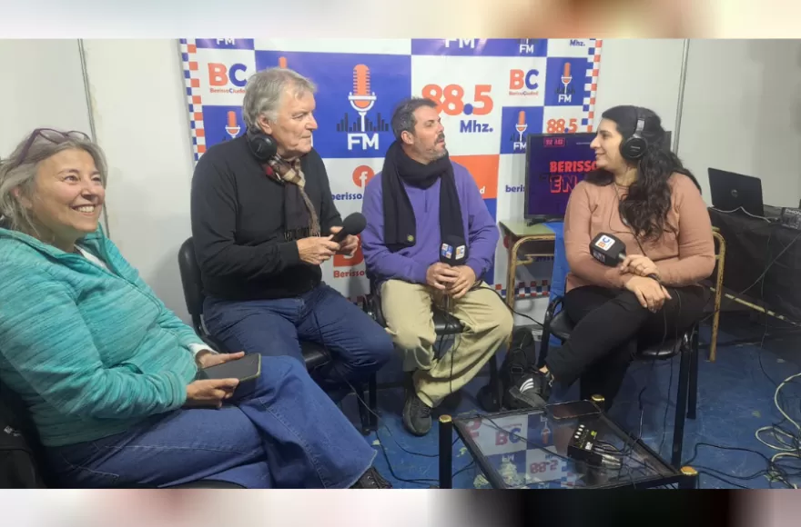 Chichi y Casali fueron los primeros invitados de la transmisión especial de FM Berisso Ciudad.