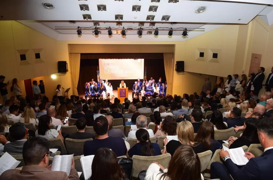 El encuentro reunió a autoridades y matrícula para reconocer trayectorias y repasar los logros del año. 