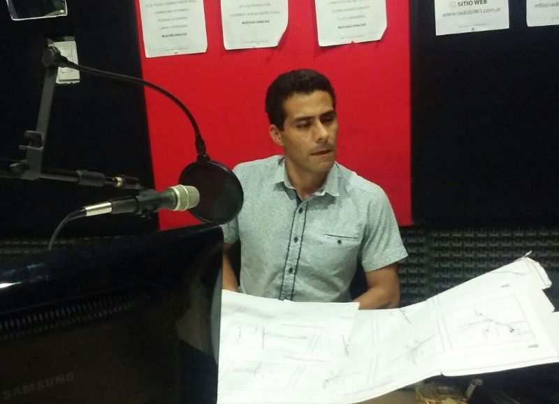 El ingeniero Medrano, en el aire de 'BerissoCiudad en Radio'.