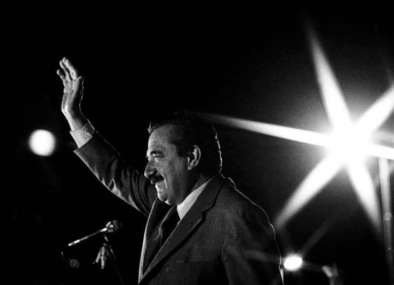 Se recuerda el natalicio del presidente Raúl Alfonsín.