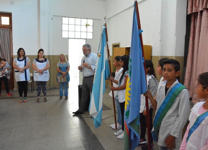 Ceremonia en la Escuela Nº 1.