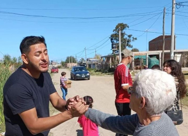 Leandro “Peto” Rojas, denunció que el intendente kirchnerista, Mario Secco “quiere que los vecinos paguen el desastre que está causando el gobierno nacional en materia económica”.