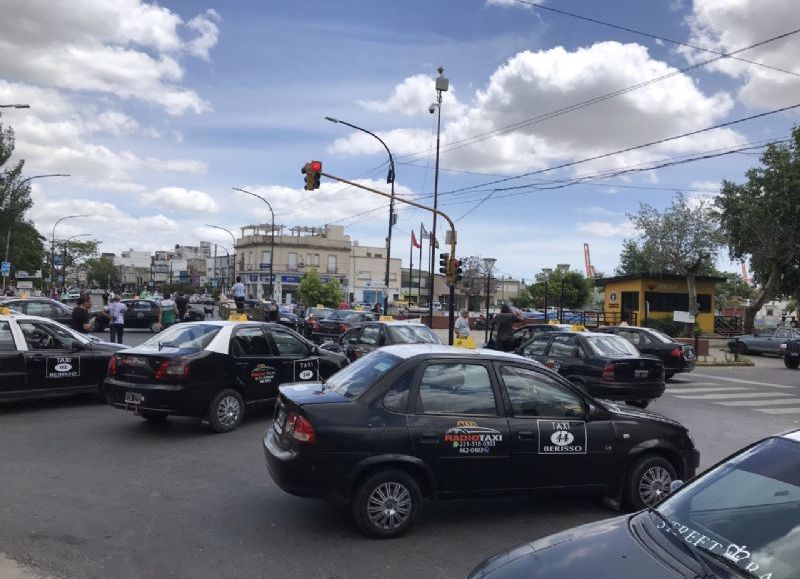 Rechazo a la tasa al consumo de combustible.