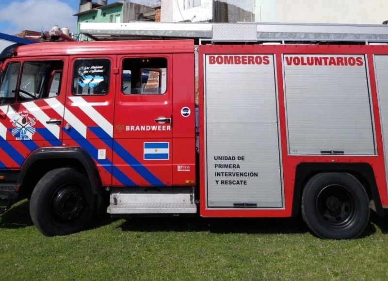 Evitaron la propagación del fuego a casas linderas.