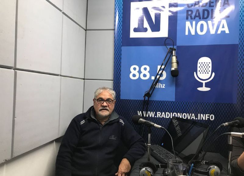 Adrián Kuczko, en el aire de BerissoCiudad en Radio.