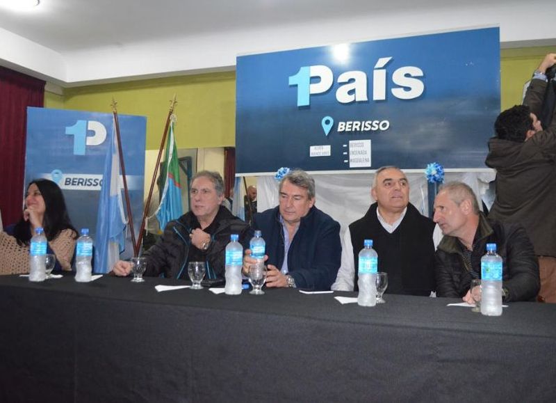 El sector del Frente 1País que encabeza Ángel Celi, llevó a cabo la presentación del sistema "Alerta Buenos Aires" en Berisso. (Foto: NOVA)