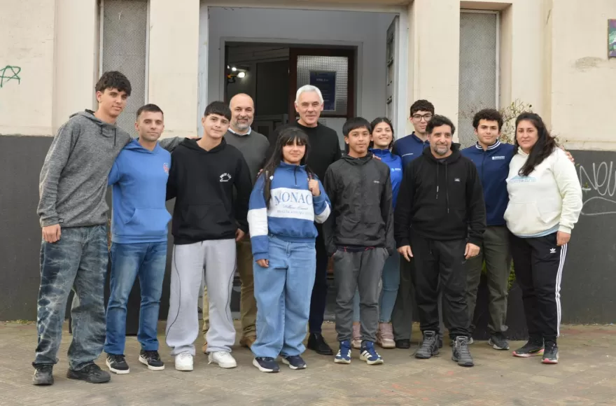 El Municipio de Berisso recibió a jóvenes atletas de la Escuela Municipal de Atletismo.