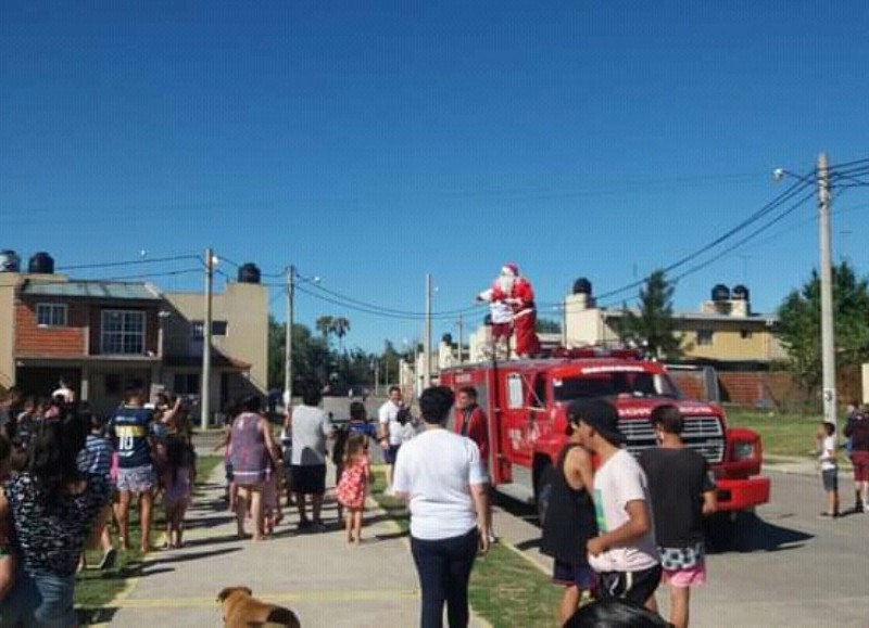 Distribuyeron unas 3 mil bolsitas de caramelos.