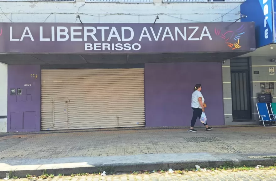El local partidario de LLA permanece cerrado durante el verano.