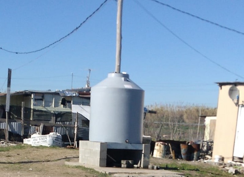 Un tanque para decenas de vecinos.