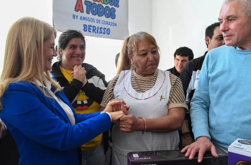Magario estuvo acompañada por el intendente Cagliardi.