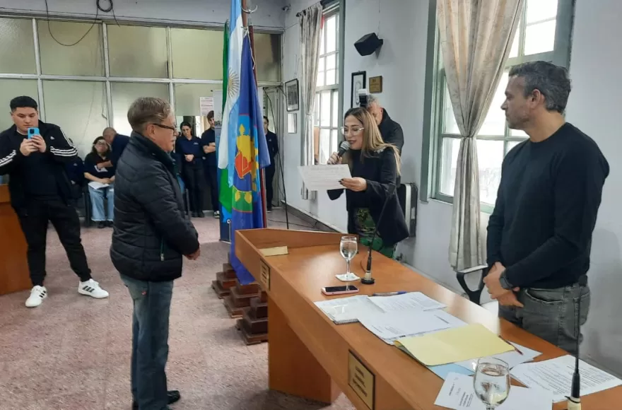 Darío Luna asumió su banca en medio de una polémica.