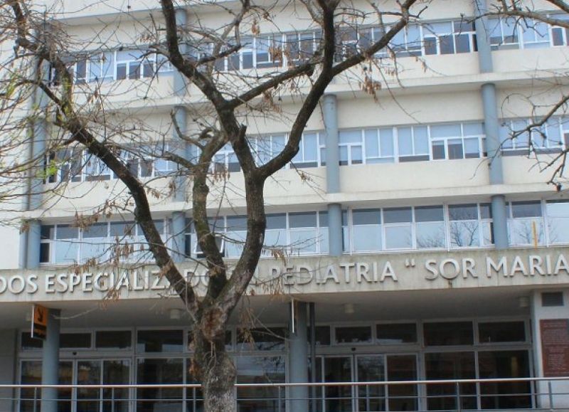 Permanece internado en el Hospital de Niños de La Plata.