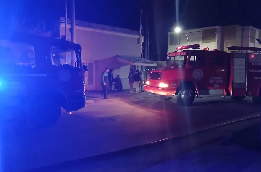 Un adulto mayor grave por incendio en 9 entre 157 y 158