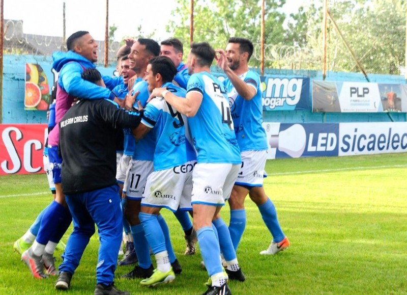 Triunfo desde los doce pasos ante Talleres de Remedios de Escalada.