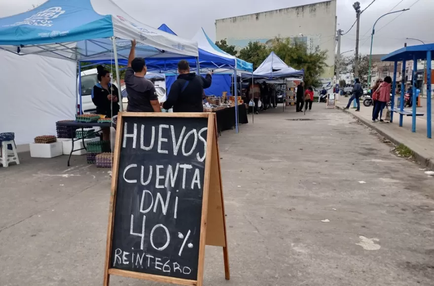 Más trabajo, menos ganancia: el Mercado Bonaerense como alivio y encuentro en Berisso