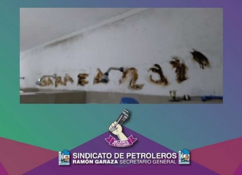 Agrupaciones opositoras pintaron con excremento el vestuario de lubricantes.