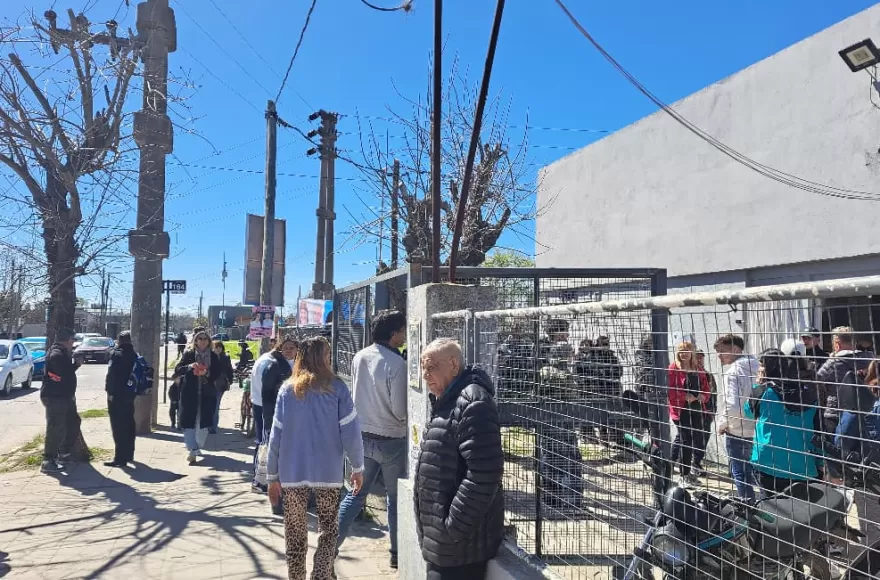 El promedio de votantes al mediodía fue del 30 por ciento.