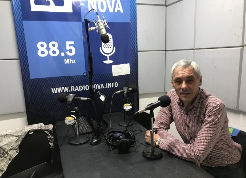 Fabián Cagliardi, en el aire de BerissoCiudad en Radio.