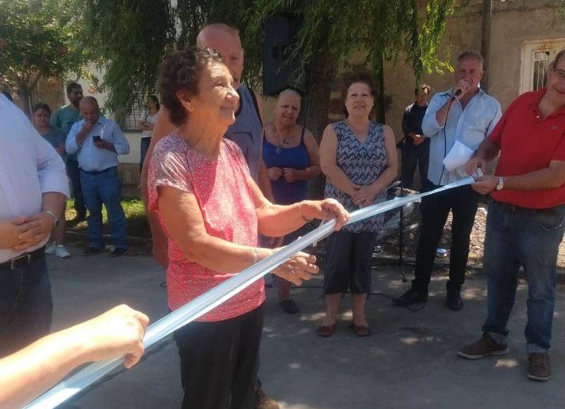 Tradicional corte de cintas.