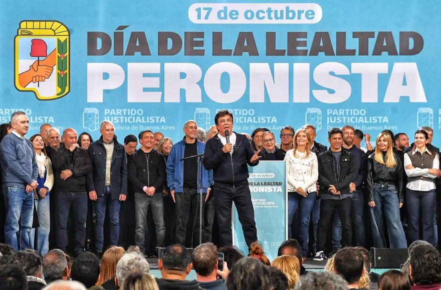 Axel Kicillof, Verónica Magario y Fernando Espinoza encabezaron el acto.